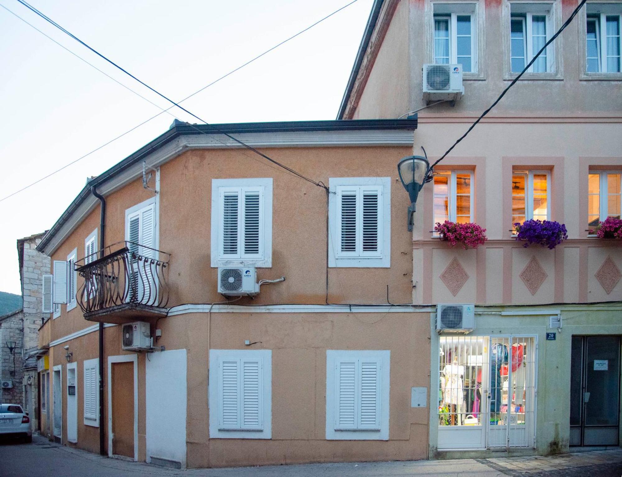 Apartments Allegra Sinj Εξωτερικό φωτογραφία